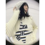 Star white sweater Star white sweater